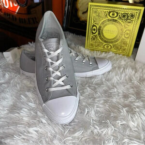 Converse Light Gray Low Top Lace Up Sz 10.5 Women’s 9.0 Mens NWOB